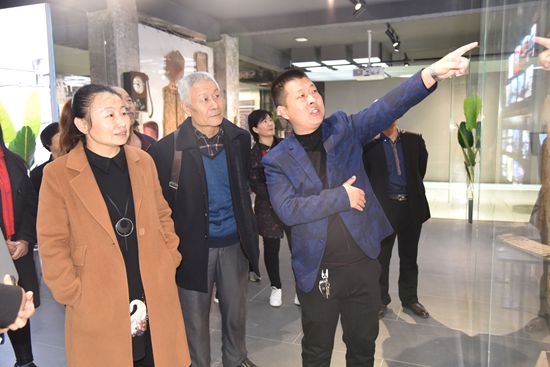 罗村镇党委、村域党支部到重山文化馆开展“不忘初心 牢记使命”主题教育活动80