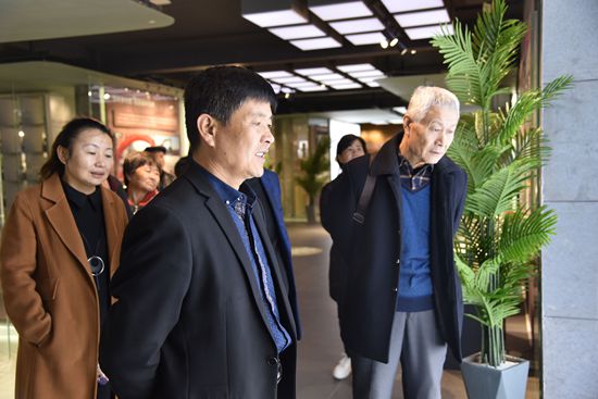 罗村镇党委、村域党支部到重山文化馆开展“不忘初心 牢记使命”主题教育活动80