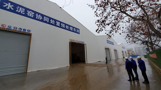 严防死守战疫情 攻坚克难抓复产14
