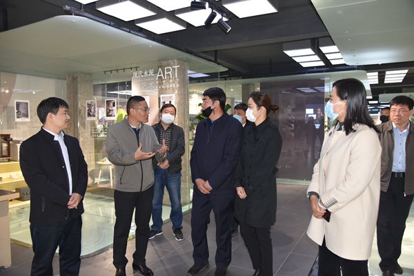 市“四进”工作组到重山集团调研49