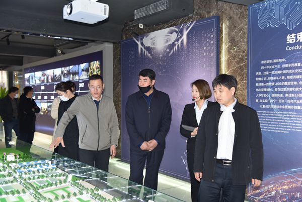 市“四进”工作组到重山集团调研49