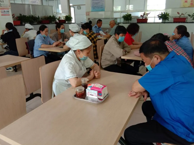 集团办公室召开部门会议65