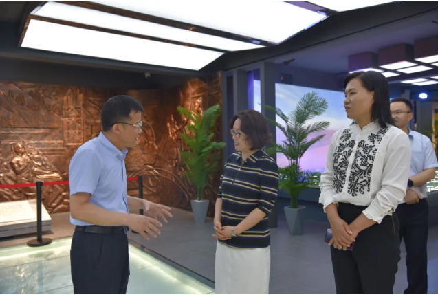 市委党史研究院到重山文化馆调研62