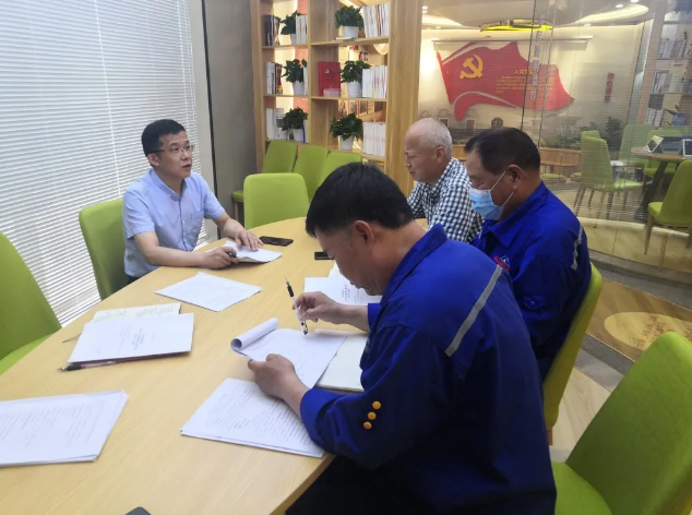 集团党总支召开党建工作交流会25