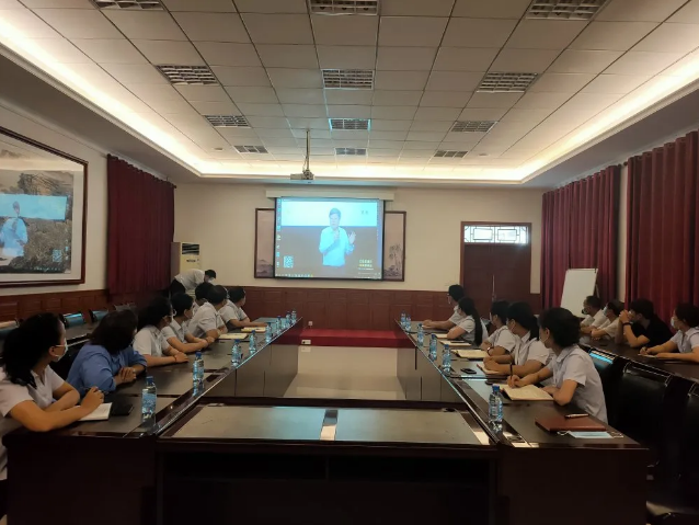 集团组织收看省工业互联网专题报告会75