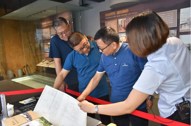 市档案馆领导到集团调研指导工作81