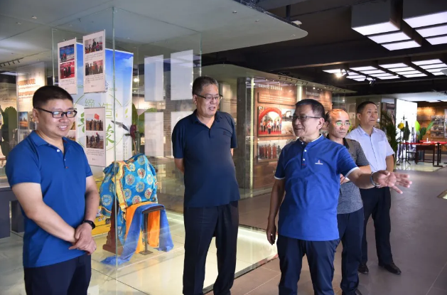 市档案馆领导到集团调研指导工作81
