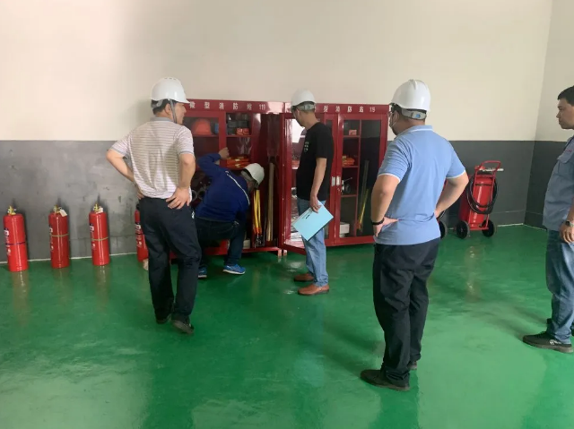 鲁中水泥组织事故应急预案评审会议14
