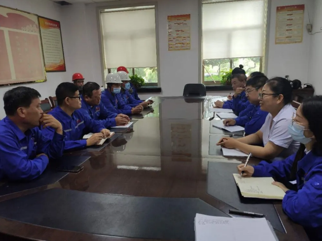鲁中水泥行管科室召开劳保护品动员会78