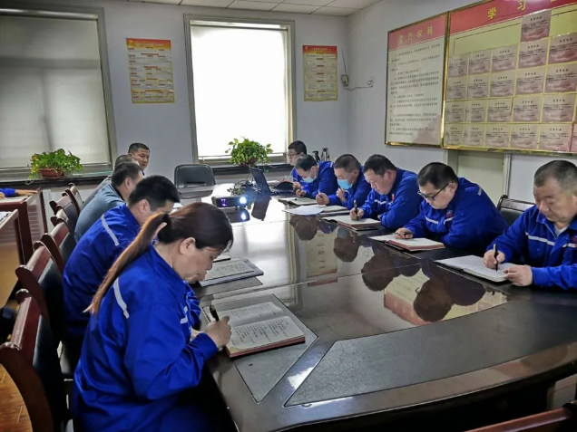 鲁中水泥召开月度经营分析会议18