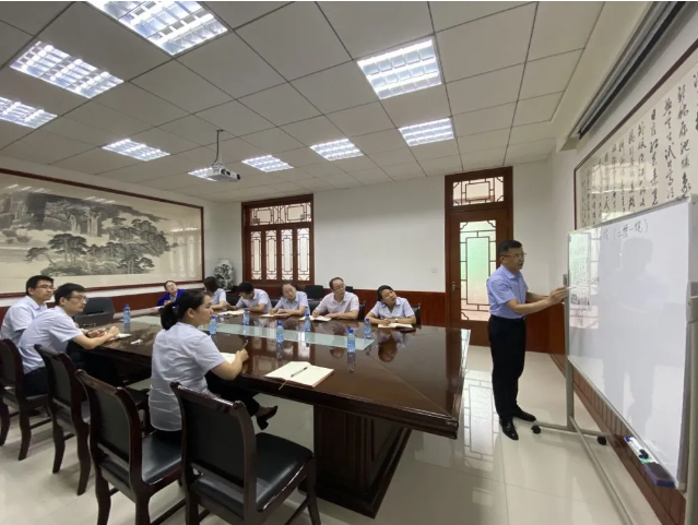 运营中心组织专题学习90