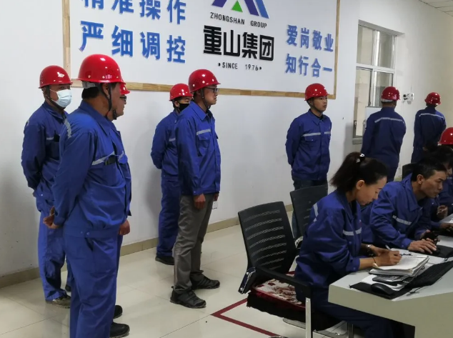 鲁蒙水泥组织劳动防护用品专项检查10
