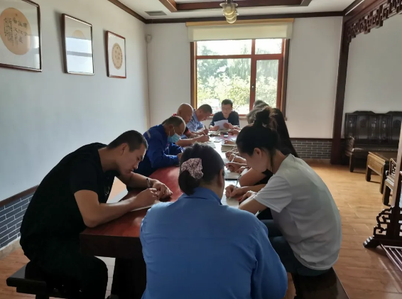 集团办公室召开部门会议39