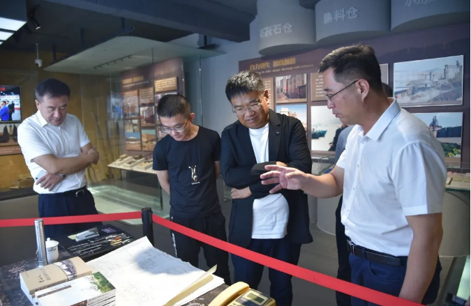 扎鲁特旗到重山集团参观考察33