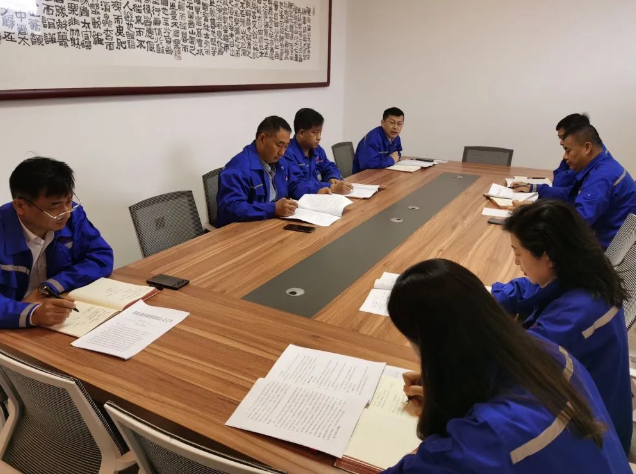 重山思沃瑞召开月度工作会议39