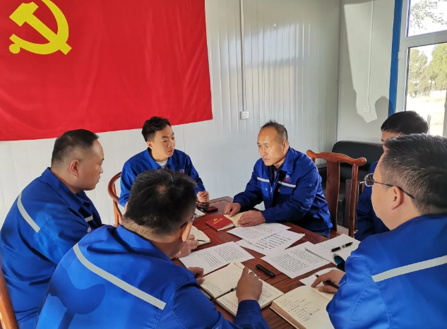 鹏峰化工党支部成立并召开第一次党员会议78
