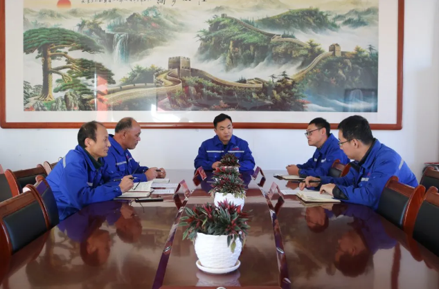鲁蒙水泥党支部召开支委会82